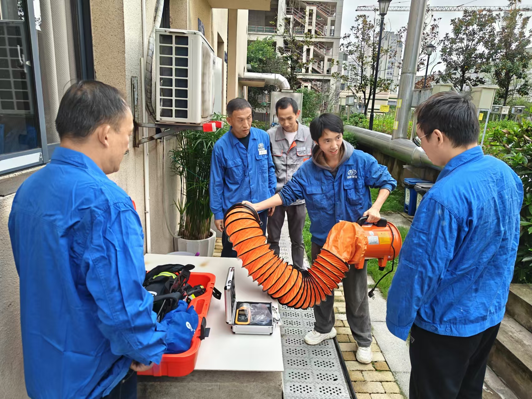 安全第一丨渝北人民医院及公卫中心歌乐山院区项目开展培训及应急演练