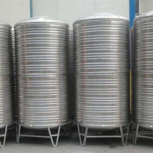 不锈钢圆柱形保温水箱
