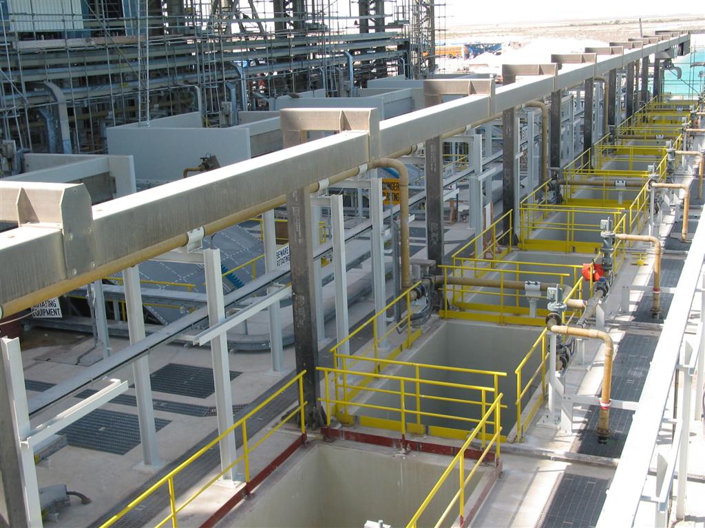 移动抓斗式格栅机