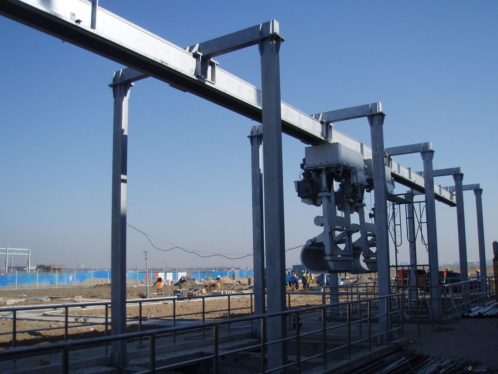 移动抓斗式格栅机