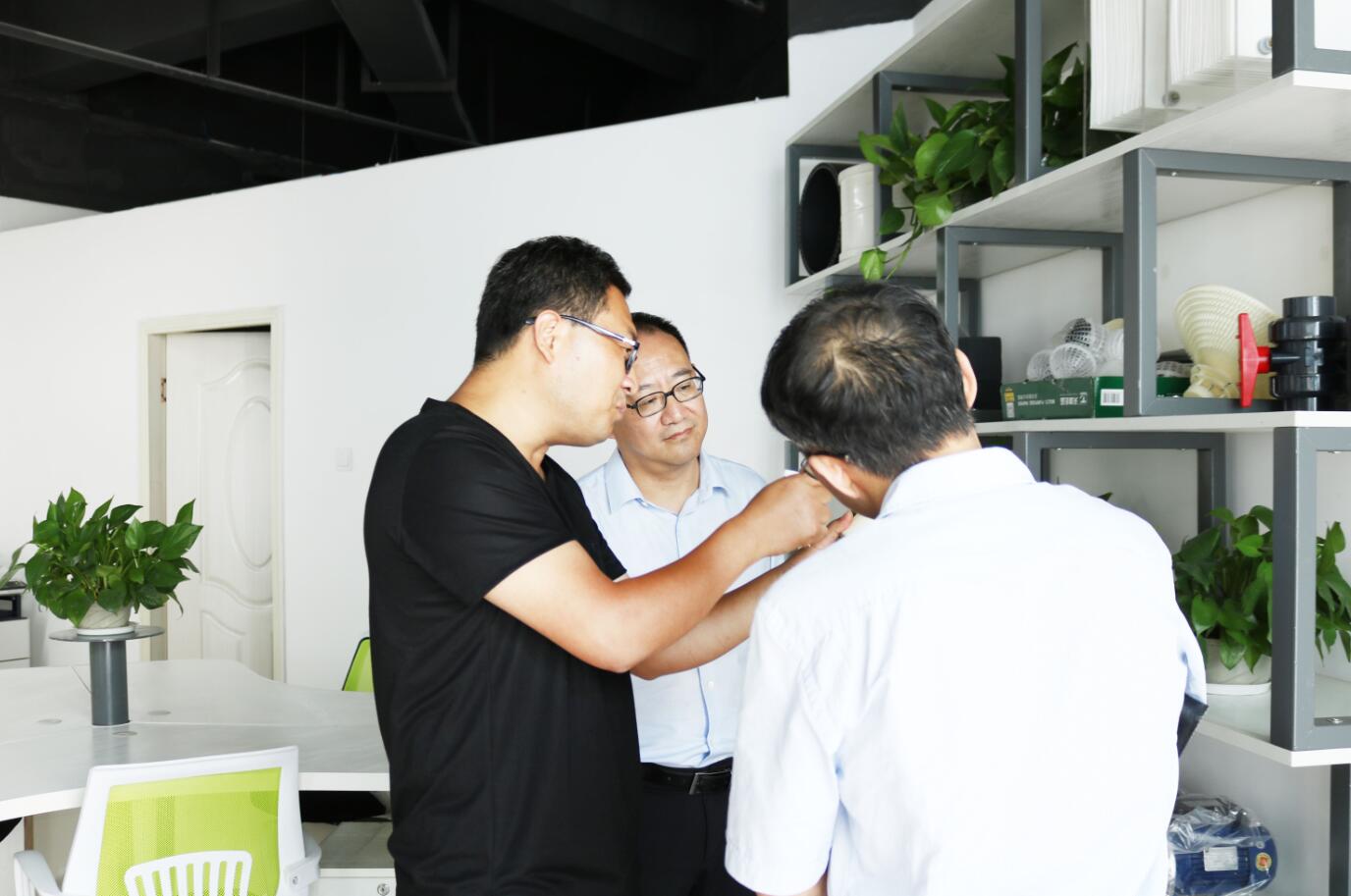 重庆市大渡口区领导莅临十大娱乐彩票平台考察指导